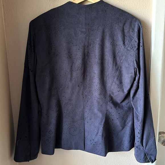 ALBERTO MAKALI Blue Perforated Blazer Jacket with Faux Leather Trim - Picture 7 of 8